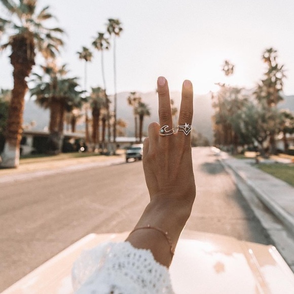 🆕WT! Sterling Silver Wave Ring Available in Various Ring Sizes - Picture 8 of 8